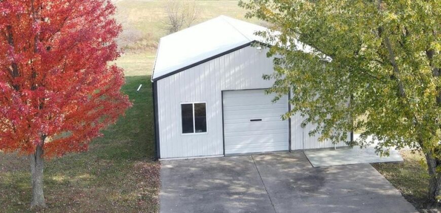 22745 S king Road, Weston, MO 64098