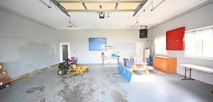 22745 S king Road, Weston, MO 64098