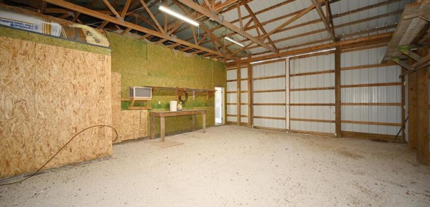 22745 S king Road, Weston, MO 64098