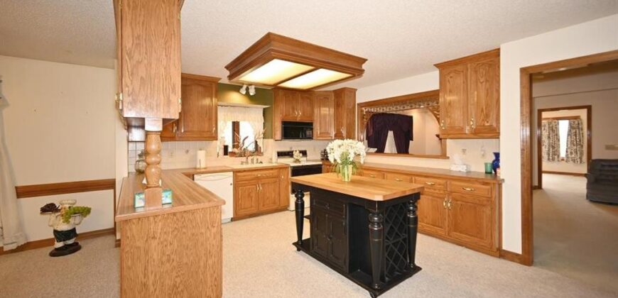 22745 S king Road, Weston, MO 64098