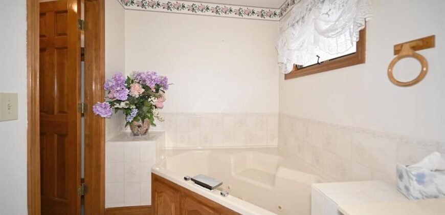 22745 S king Road, Weston, MO 64098