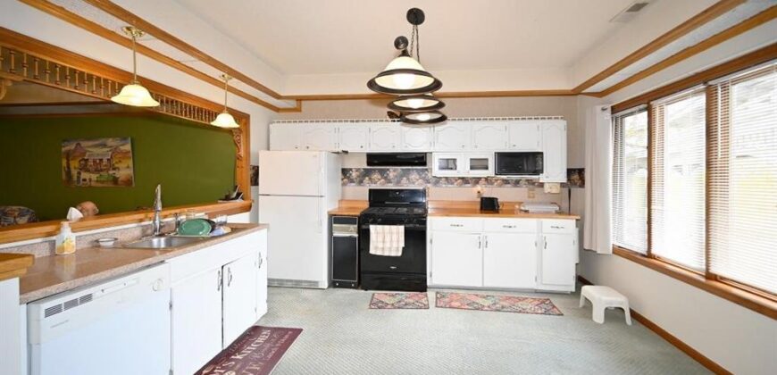 22745 S king Road, Weston, MO 64098