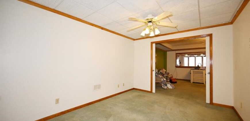 22745 S king Road, Weston, MO 64098