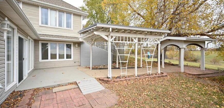 22745 S king Road, Weston, MO 64098