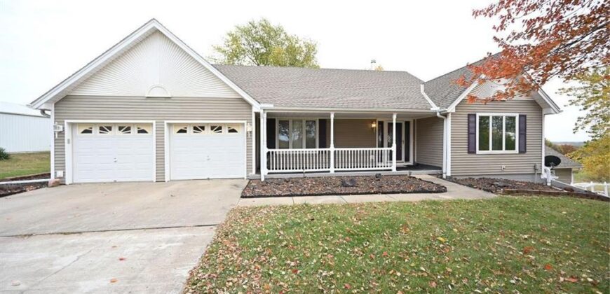 22745 S king Road, Weston, MO 64098