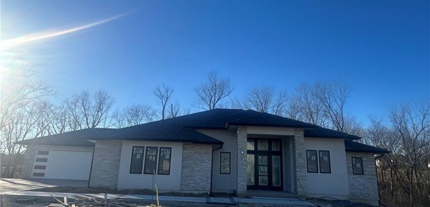 7260 NW Pampas Lane, Parkville, MO 64152