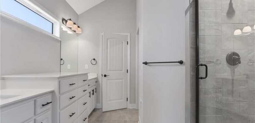 11436 N Auburndale Circle, Kansas City, MO 64157