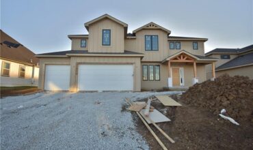 8007 NE 77th Street, Kansas City, MO 64158