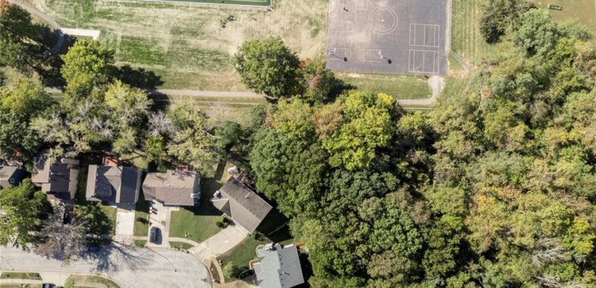 5826 N Delta Avenue, Kansas City, MO 64151