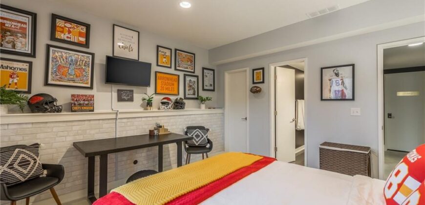 4602 NW 71st Street, Kansas City, MO 64151