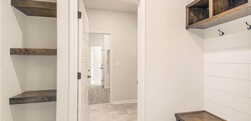 9810 N Laurel Avenue, Kansas City, MO 64157