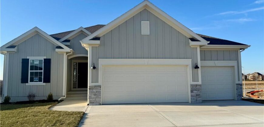 9810 N Laurel Avenue, Kansas City, MO 64157
