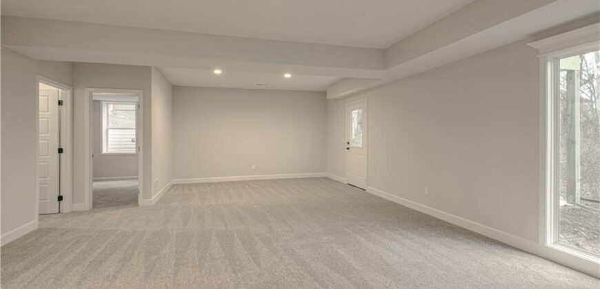 623 E 13th Street, Kearney, MO 64060