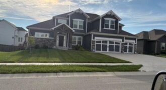 10423 N Chelsea Avenue, Kansas City, MO 64156