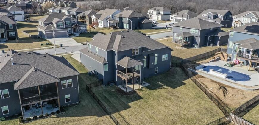 10423 N Chelsea Avenue, Kansas City, MO 64156