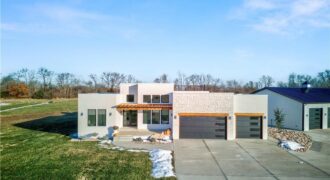 6320 NE 164th Street, Smithville, MO 64089