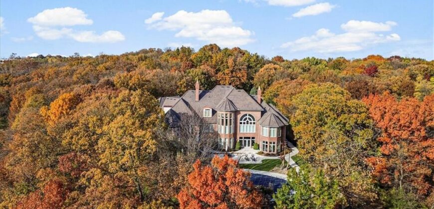 6006 West Shore Court, Parkville, MO 64152