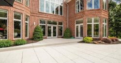 6006 West Shore Court, Parkville, MO 64152