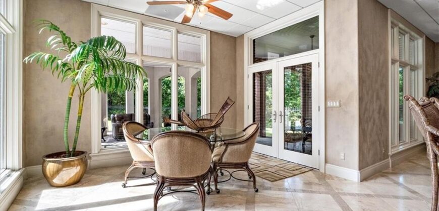 6006 West Shore Court, Parkville, MO 64152