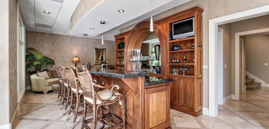 6006 West Shore Court, Parkville, MO 64152