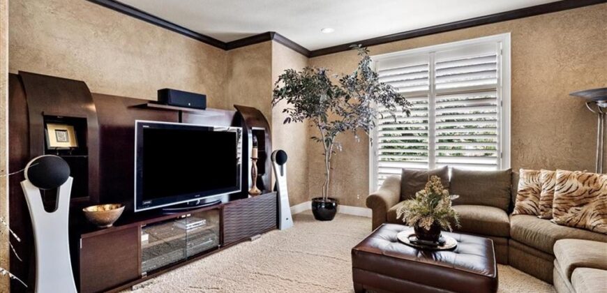 6006 West Shore Court, Parkville, MO 64152