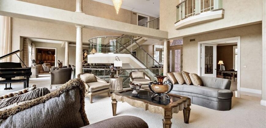 6006 West Shore Court, Parkville, MO 64152