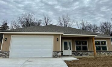 1322 Kristie Circle, Excelsior Springs, MO 64024