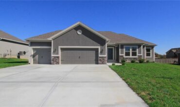 11105 N Bristol Avenue, Kansas City, MO 64156