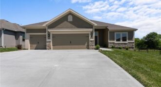 8912 N Monroe Avenue, Kansas City, MO 64156