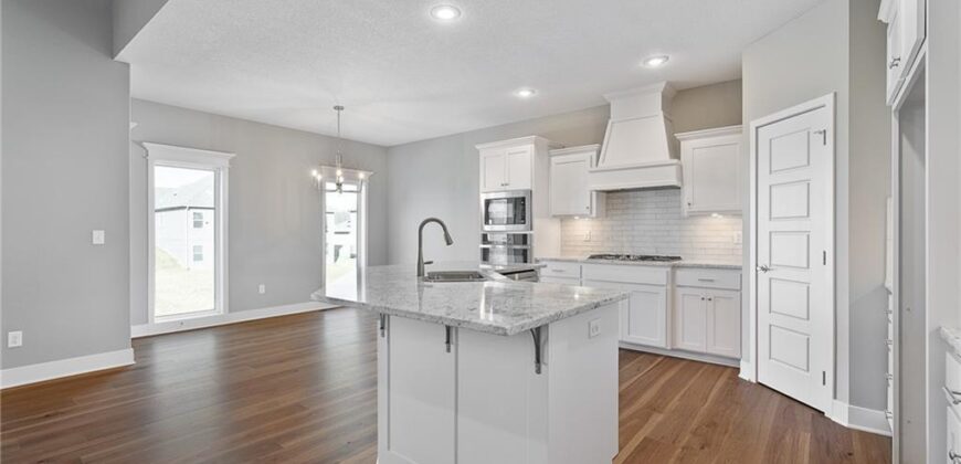 7000 NE 102nd Court, Kansas City, MO 64156
