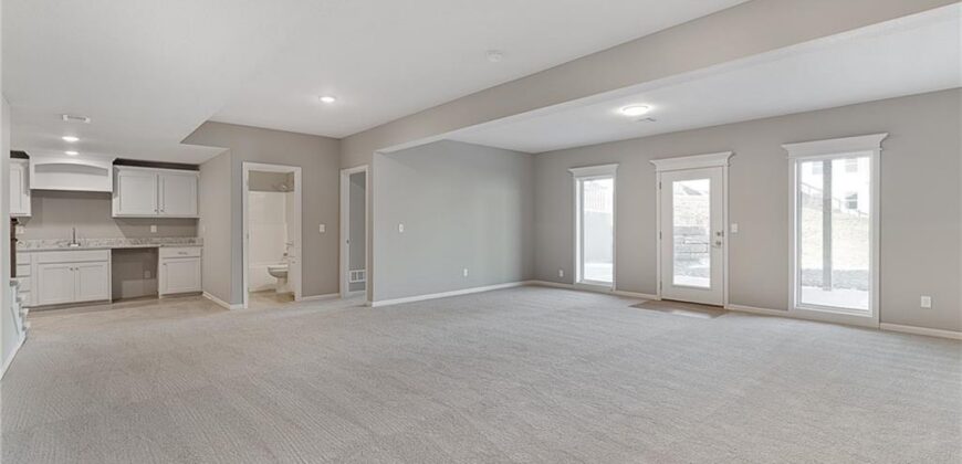7000 NE 102nd Court, Kansas City, MO 64156