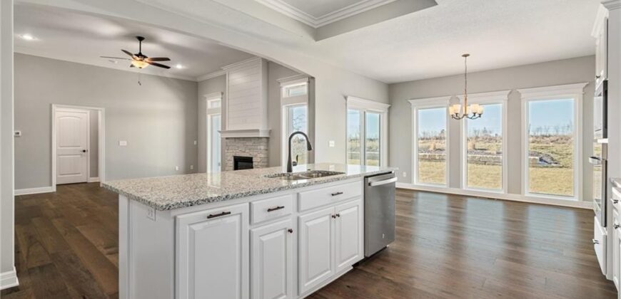 10216 N Winchester Avenue, Kansas City, MO 64156