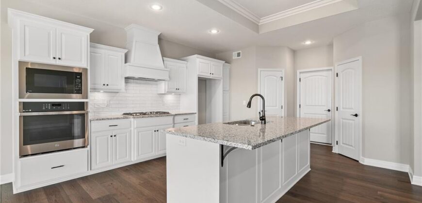 10216 N Winchester Avenue, Kansas City, MO 64156