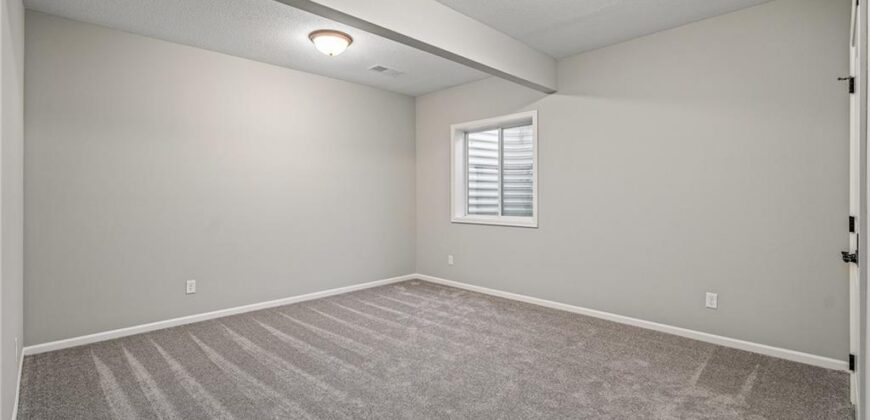 10216 N Winchester Avenue, Kansas City, MO 64156