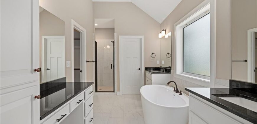 7012 NE 102nd Court, Kansas City, MO 64156