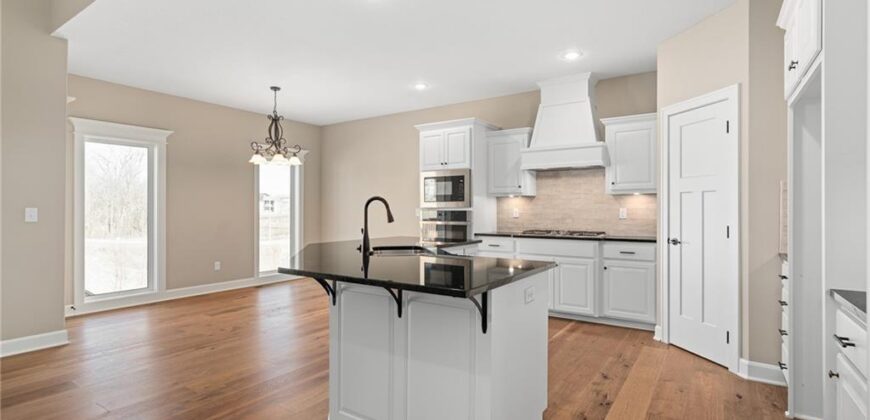 7012 NE 102nd Court, Kansas City, MO 64156