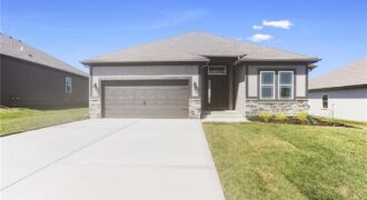 11464 N Auburndale Circle, Kansas City, MO 64157
