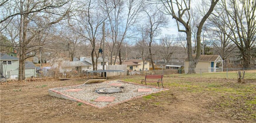 7307 NW Winter Avenue, Kansas City, MO 64152