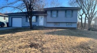 7307 NW Winter Avenue, Kansas City, MO 64152