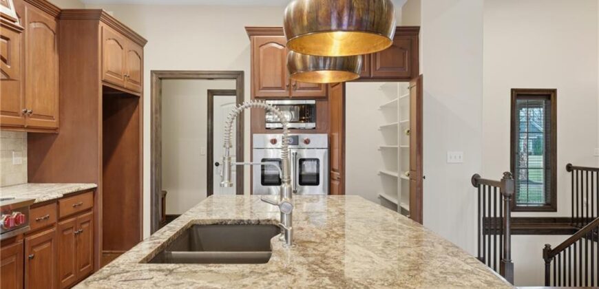 6205 NW Saddle Club Court, Other, MO 64152