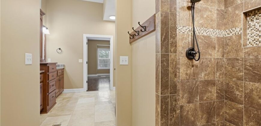 6205 NW Saddle Club Court, Other, MO 64152