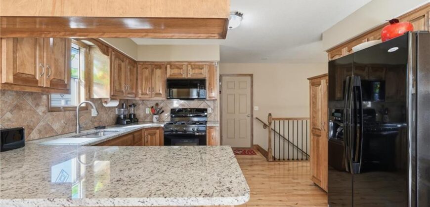 8923 N Mersington Avenue, Kansas City, MO 64156