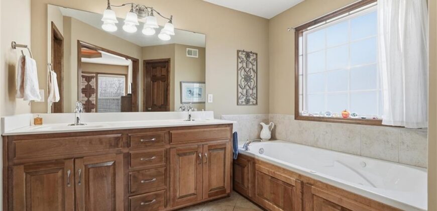 8923 N Mersington Avenue, Kansas City, MO 64156