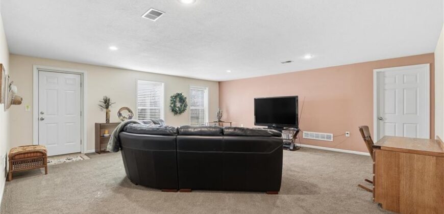 8923 N Mersington Avenue, Kansas City, MO 64156
