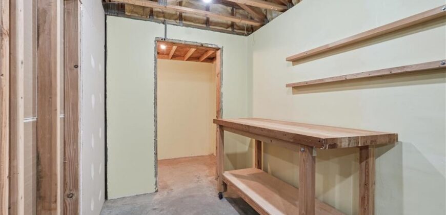 8923 N Mersington Avenue, Kansas City, MO 64156