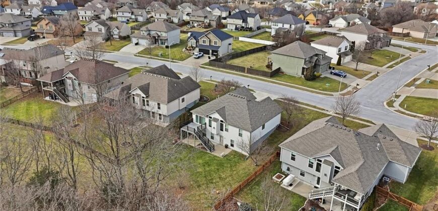 8923 N Mersington Avenue, Kansas City, MO 64156
