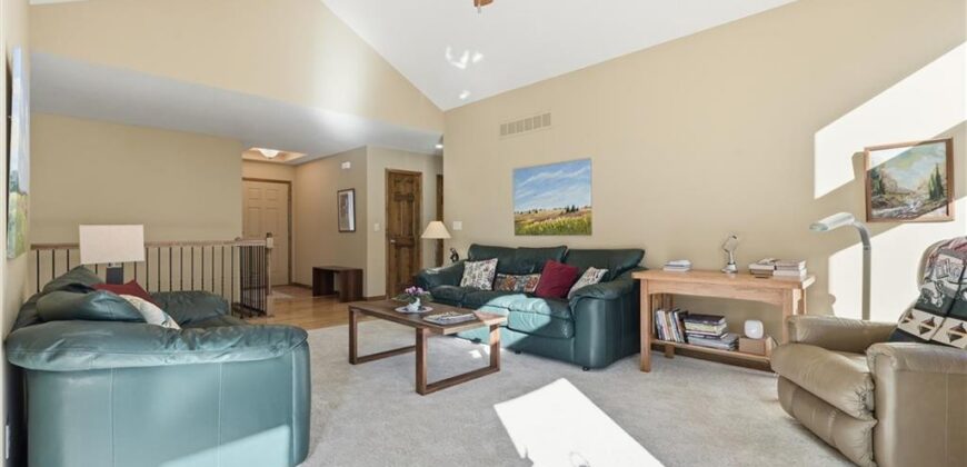 8923 N Mersington Avenue, Kansas City, MO 64156