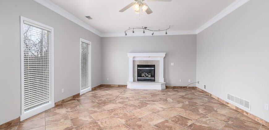 11911 N Charlotte Street, Kansas City, MO 64155