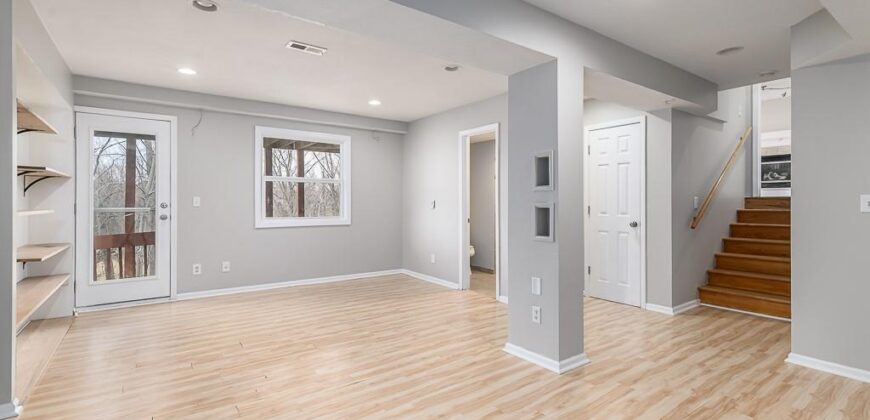 11911 N Charlotte Street, Kansas City, MO 64155