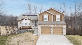 11911 N Charlotte Street, Kansas City, MO 64155